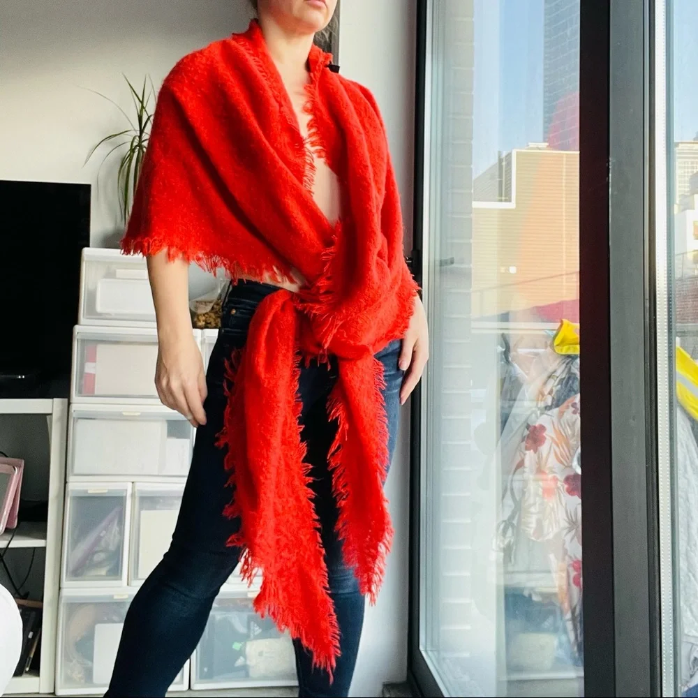 Anthropologie Fringed Long Soft Triangle Blanket Scarf - Picture 13 of 15